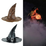 Image divisée en deux. A gauche, deux chapeaux de sorcière marrone noir. A droite une femme portant le chapeau de sorcière marron et tenant une citrouille d'Halloween. Le femme a les cheveux long et se tient debout derrière une petite nuage de fumée