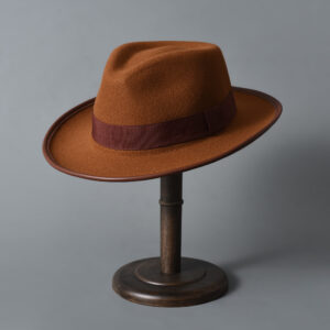 Chapeau borsalino aux couleurs intemporelles