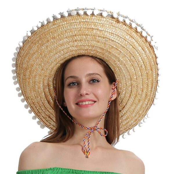 femme portant un grand chapeau mexicain type sombrero