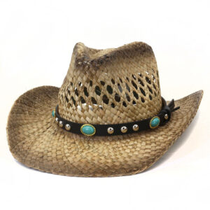 Chapeau de paille beige avec un contour en ruban noir avec des perles bleues turquoises dessus.