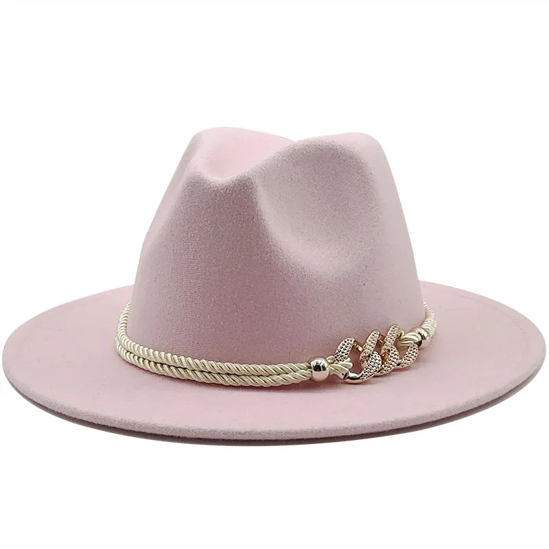 Chapeau fedora rose avec bijou