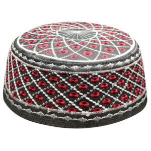 Photo d'un chapeau marocain brodé rouge et blanc