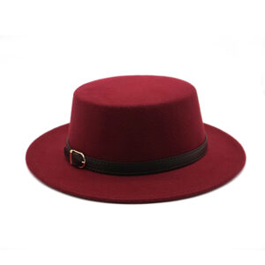 Chapeau italien entouré par une lanière type ceinture