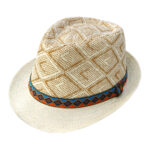 Chapeau panama en paille beige, à motif patte d'oie avec ruban coloré bleu et rouge