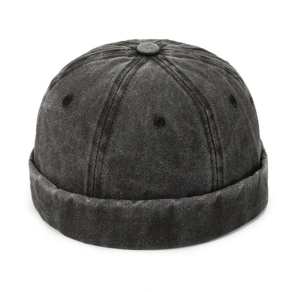 Chapeau sans bord coloré, style marin, jean gris-noir