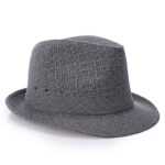 Chapeau trilby élégant et sophistiqué présenté sur fond blanc