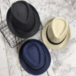 Chapeau trilby avec ruban pour homme et femme présenté en 3 couleurs différentes et