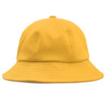 Chapeau Luffy jaune pour enfant présenté sur fod blanc