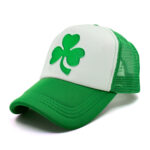 Chapeau st Patrick avec motif de trèfle de couleur blanc et vert