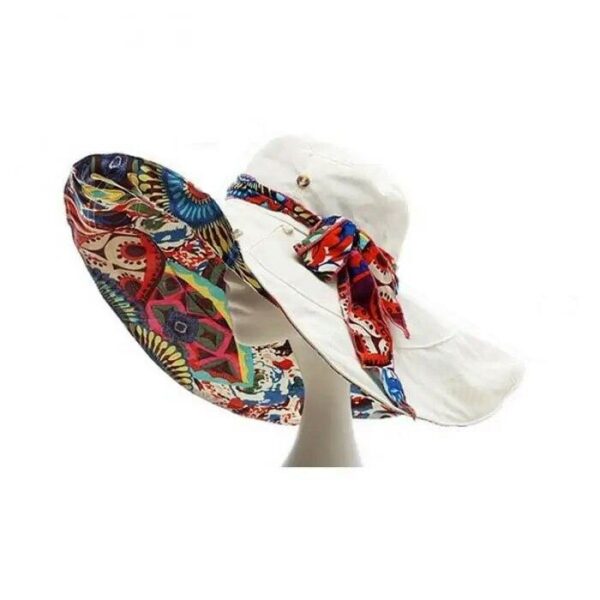 Chapeau capeline blanc à motifs colorés