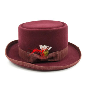 Chapeau melon de magicien de couleur bordeaux