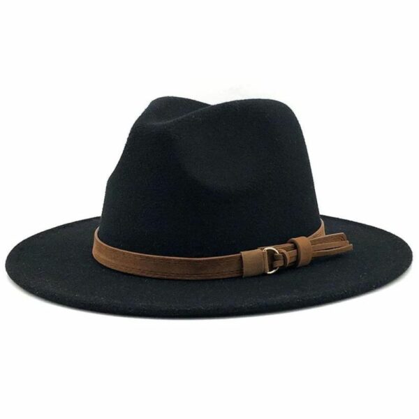 on voit sur un fond blanc un chapeau dans le style borsalino pour homme il est de couleur noir