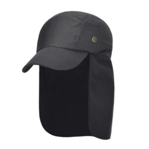 on voit sur un fond blanc un chapeau style casquette de couleur noir, anti UV et unisexe, il a une protection de la nuque